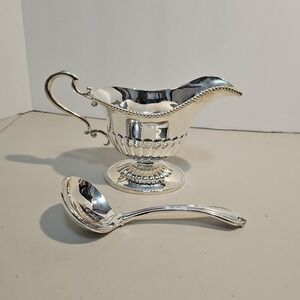 International Silver Co Silver Plated Gravy Boat W/ Ladle